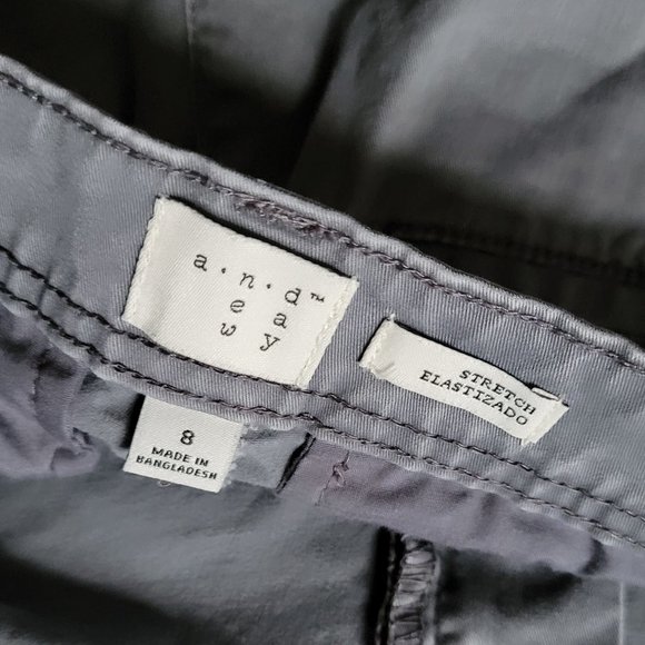 A New Day Silver Gray Cargo Shorts Size 8 - Picture 2 of 9